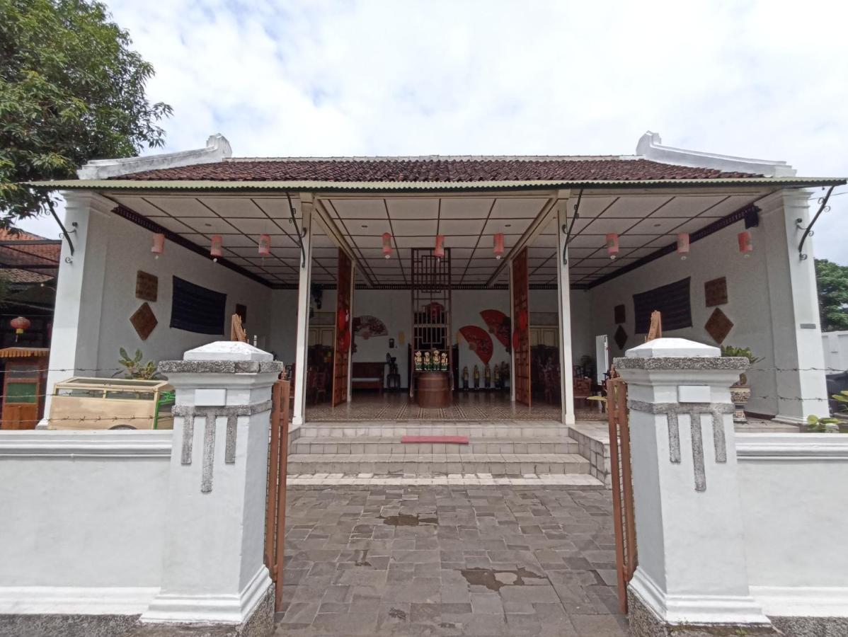 Mruyung Guest House Kota Lama Banyumas Mitra Reddoorz ภายนอก รูปภาพ